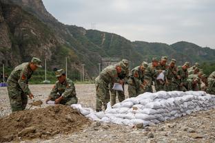 世体：那不勒斯将有2600多名球迷前往巴萨主场，客场门票全售罄